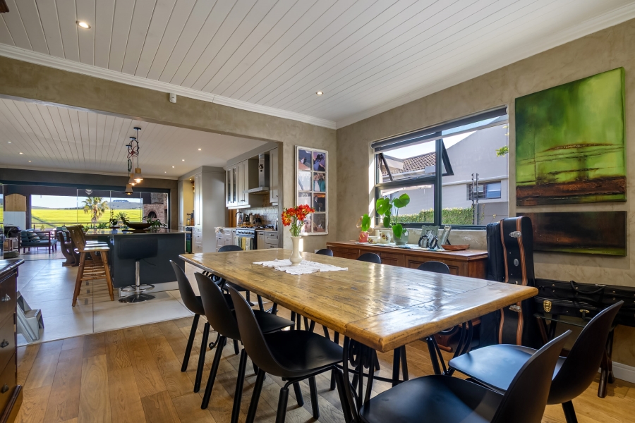 6 Bedroom Property for Sale in Kenridge Heights Western Cape